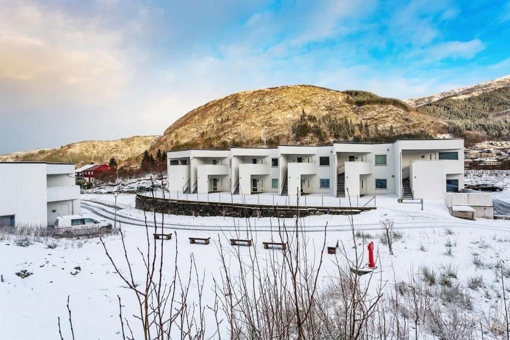 Stor Og Moderne Leilighet I Indre Arna Bergen Gratis Parkering!! Экстерьер фото